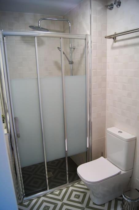 Roch - Stylish Near Metro Seville